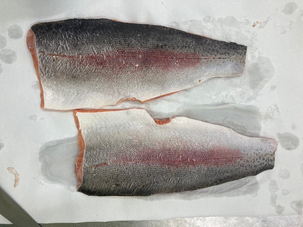 Salmon Set (Delivery in late April 2026)